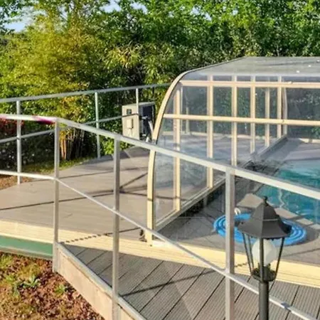 Pet Friendly In With Private Swimming Pool, Be Inside Or Outside