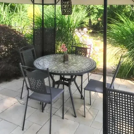 Holiday home Pet Friendly In With Private Swimming Pool, Be Inside Or Outside Saint-Chamassy