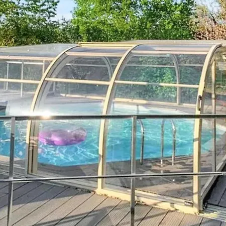 Pet Friendly In With Private Swimming Pool, Be Inside Or Outside